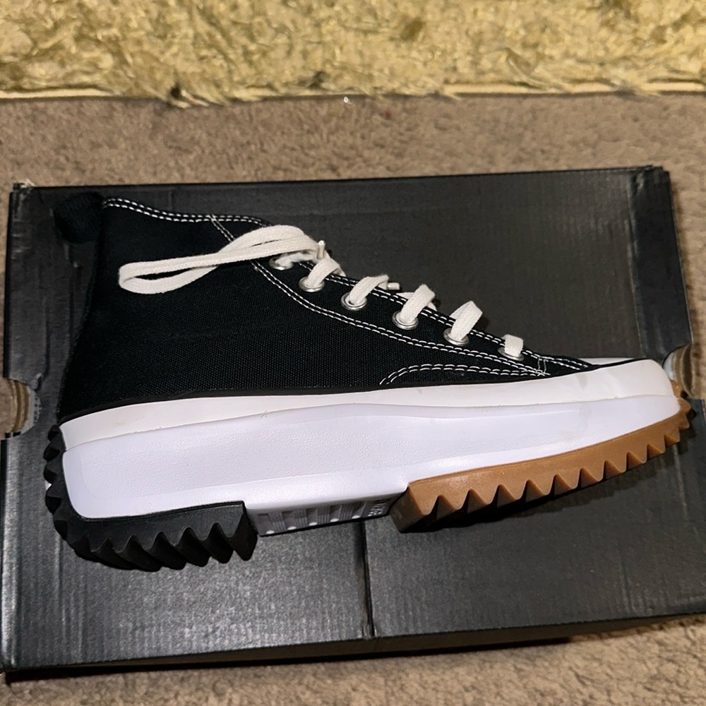 Converse Run Star Hike
